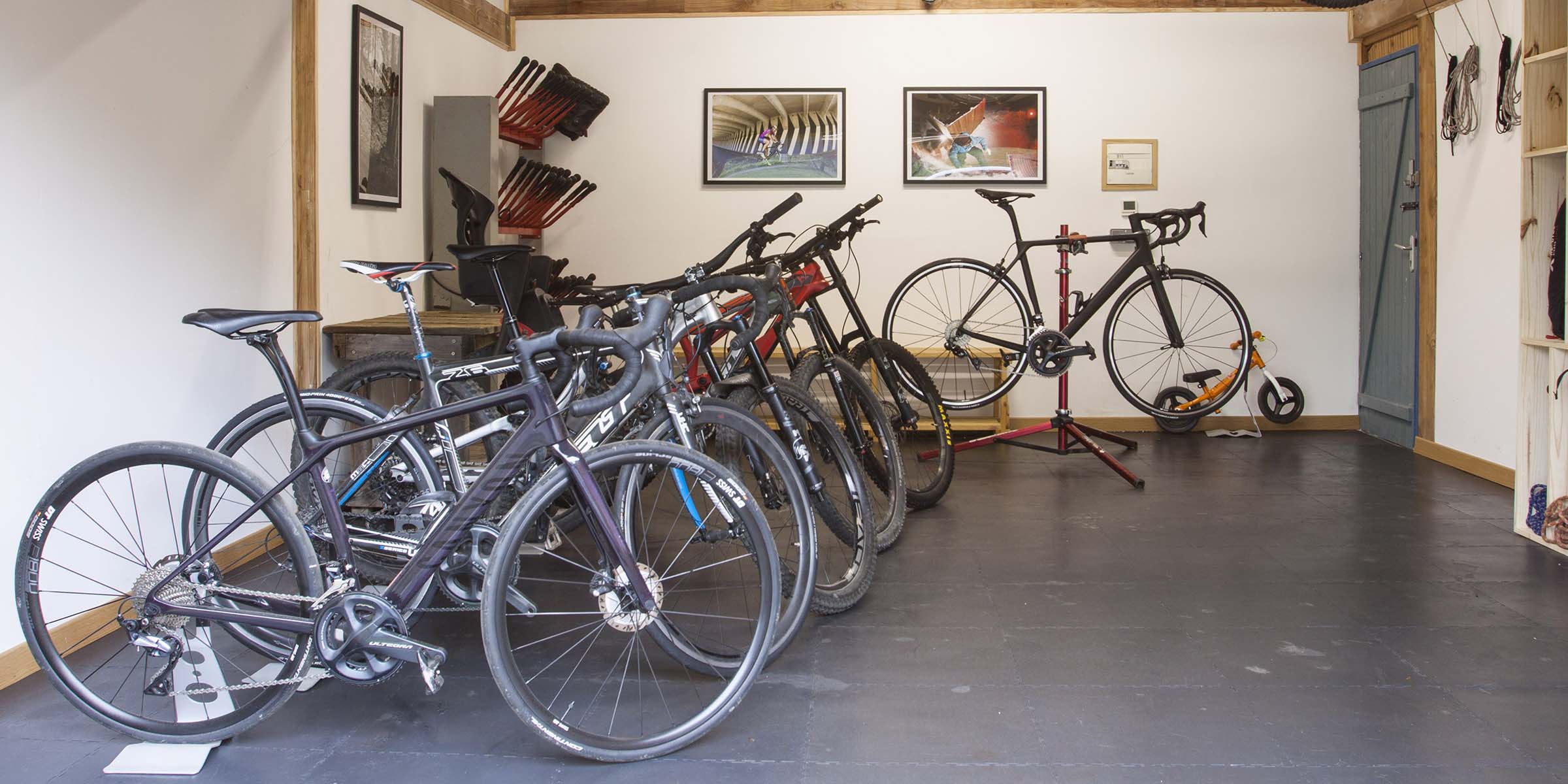 Bike and sports equipement storage